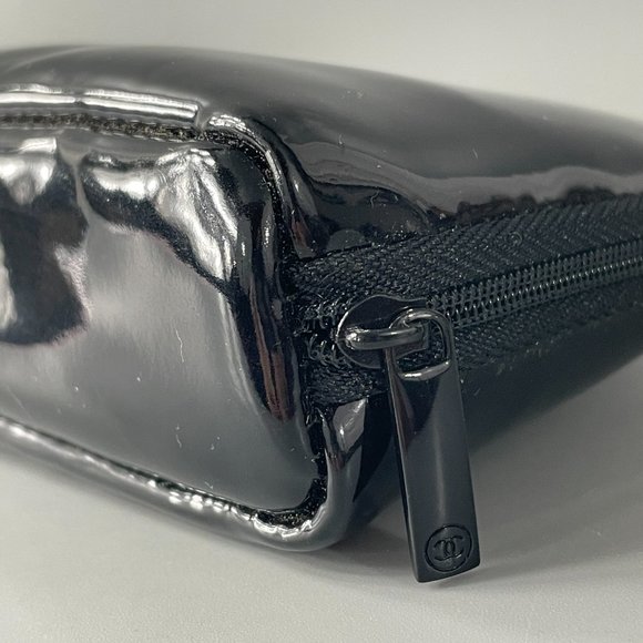 CHANEL Shiny Black Cosmetic Case - Picture 6 of 11